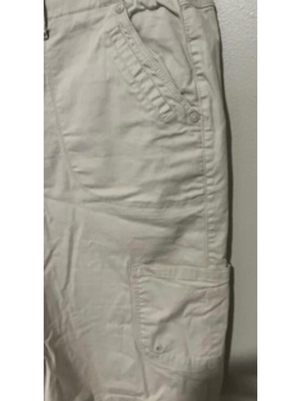 Gloria Vanderbilt Beige Cargo Shorts with Multiple Pockets size 12 - Picture 3 of 7